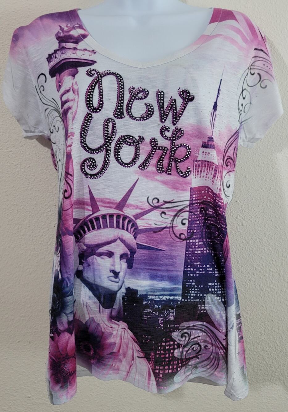 Sweet Gisele White Purple New York Top Large Rhinestones Capped Sleeves Soft